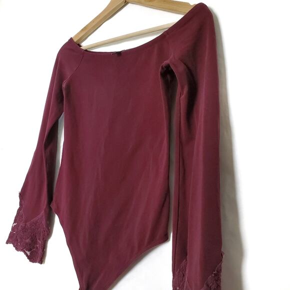 Express | Lace Flare Sleeve Off Shoulder Body Suit - Picture 3 of 11